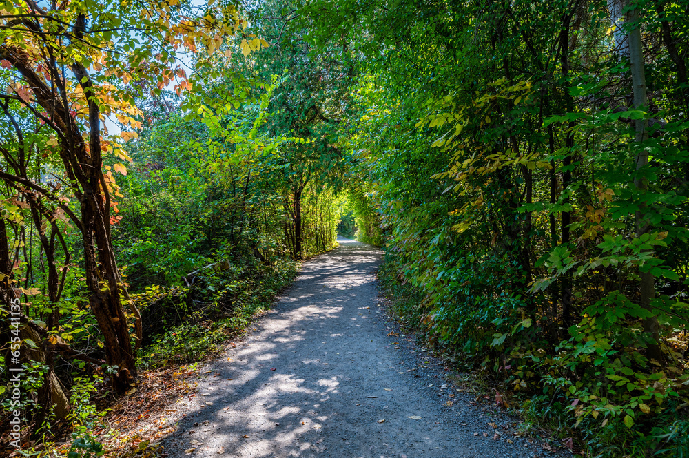 Green Lakes State Park: Syracuse, NY's natural gem featuring emerald lakes and scenic trails, ideal for outdoor enthusiasts and nature lovers Green Lakes State Park: Syracuse, NY's natural gem featuring emerald lakes and scenic trails, ideal for outdoor enthusiasts and nature lovers
