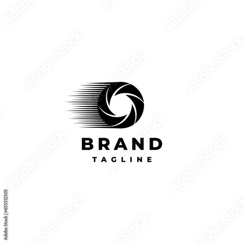 Simple Shutter Speed Logo Design. Shutter Speed Icon With Speed Line Accent Logo Design.