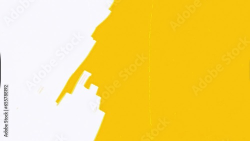 Transition effect of yellow brush strokes on a white background. 4k quality transition animation