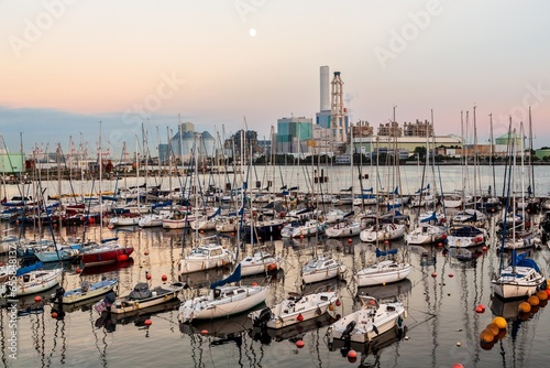 横浜市根岸湾の夕景 photo