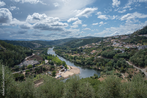 Paisagem da região de Penacova, distrito de Coimbra, Portugal