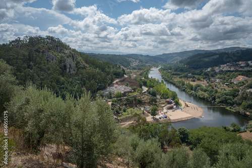 Paisagem da região de Penacova, distrito de Coimbra, Portugal