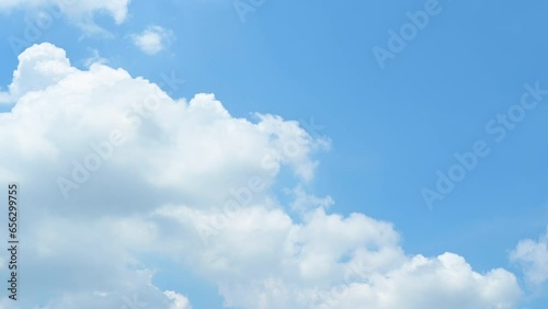 Timelapse of beautiful blue sky and white cloud with 4k resolution. The environment in the natural world.