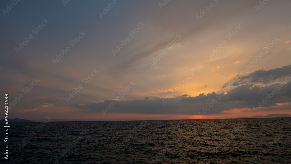 Obraz premium 鮮やかな夕日