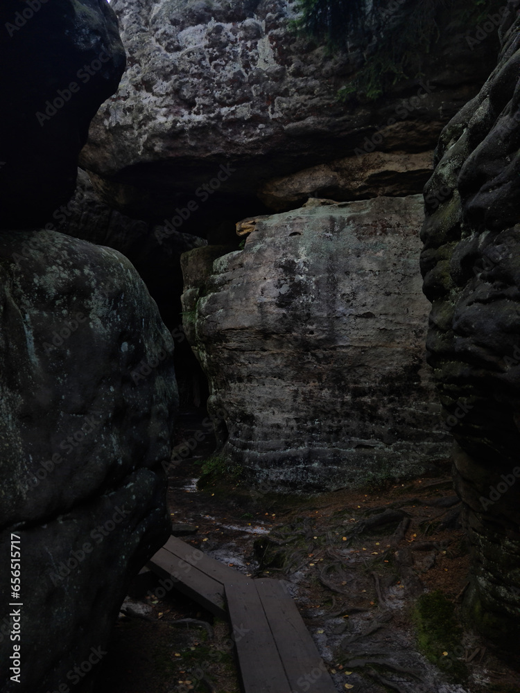 Obraz premium the cave in the mountains