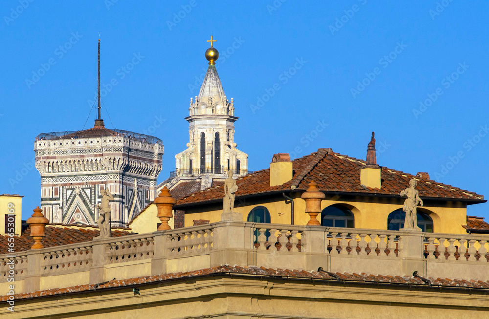 Italia, Toscana, Firenze, il campanile di Giotto e il duomo.