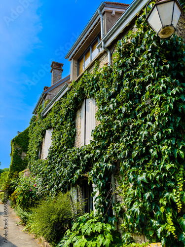 Timeless Beauty: Strolling Through the Picturesque Village of Yevre-la-Ville, France