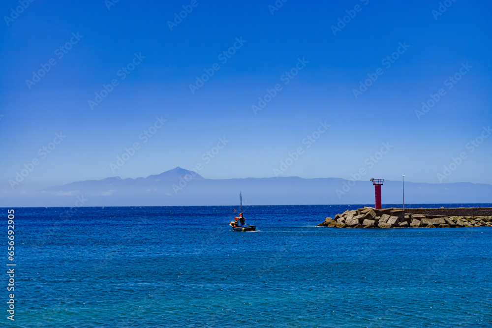 Obraz premium boat on the beach