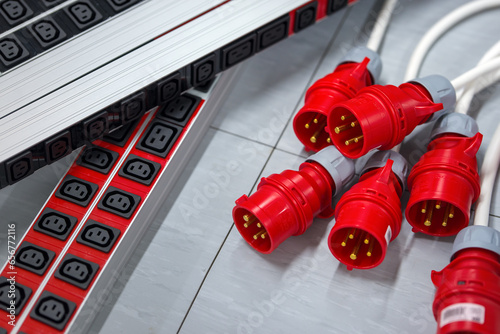 Rails with IEC 60320 C13 and IEC 60320 C19 electricity sockets and industrial 32A 5PIN plug connectors (IEC 60309, IEC 309 or CEE 17).