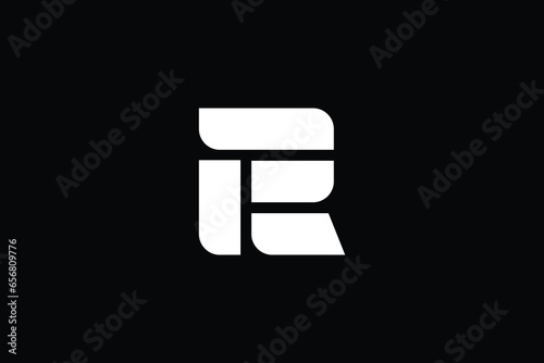 re letter logo