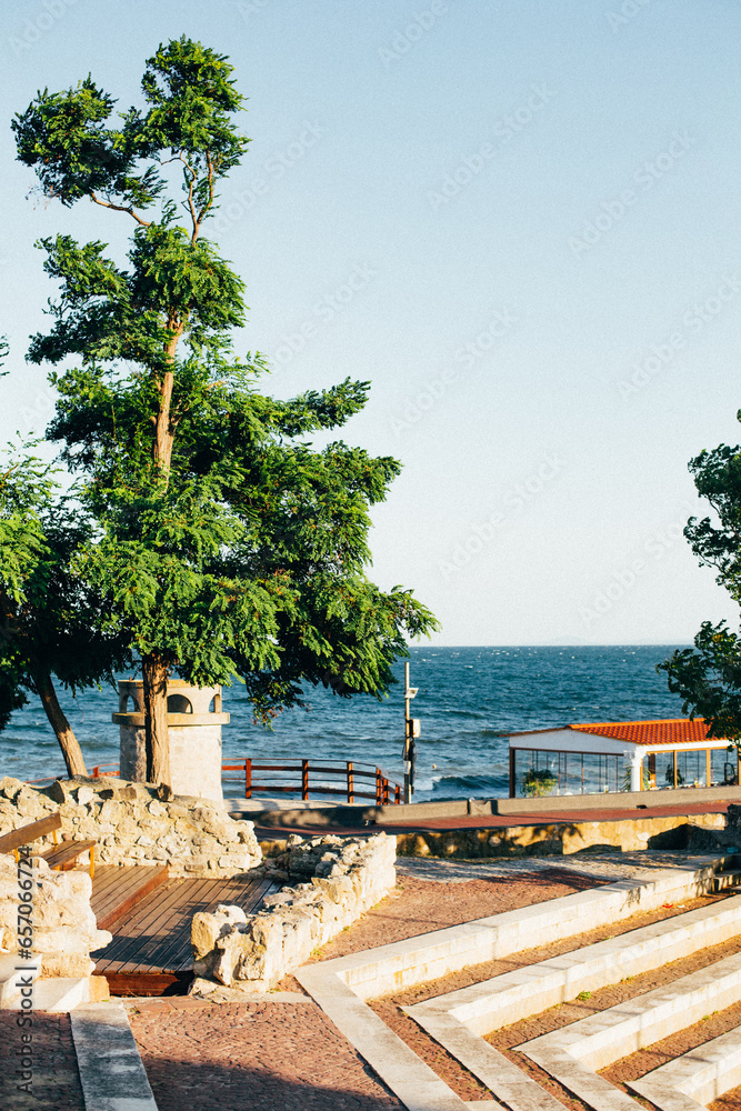 Φωτογραφία view of the embankment in the old town of Nessebar Bulgaria