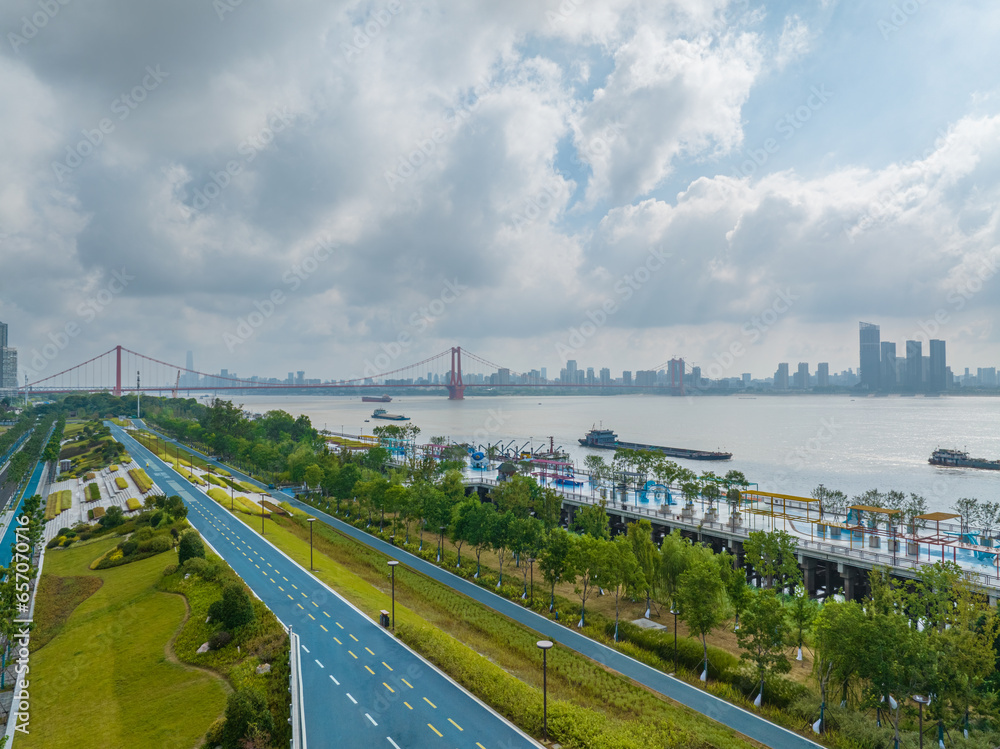 Fototapeta premium Wuhan Hanyang Yangsi Port River Beach Scenery