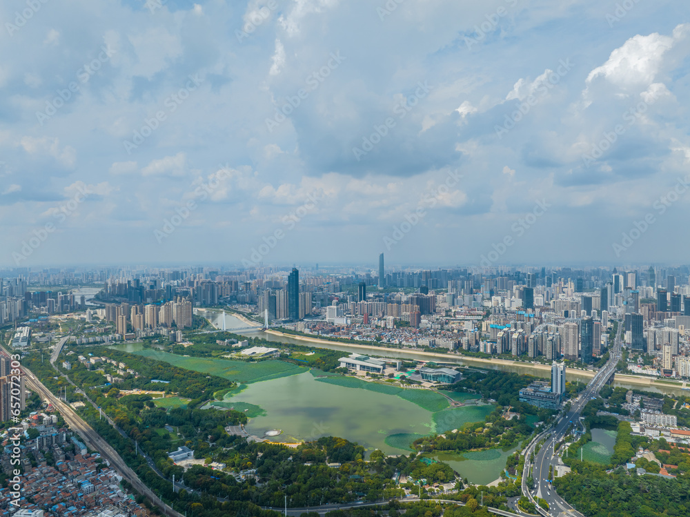 Obraz premium Wuhan Summer City Landmark and Skyline Scenery