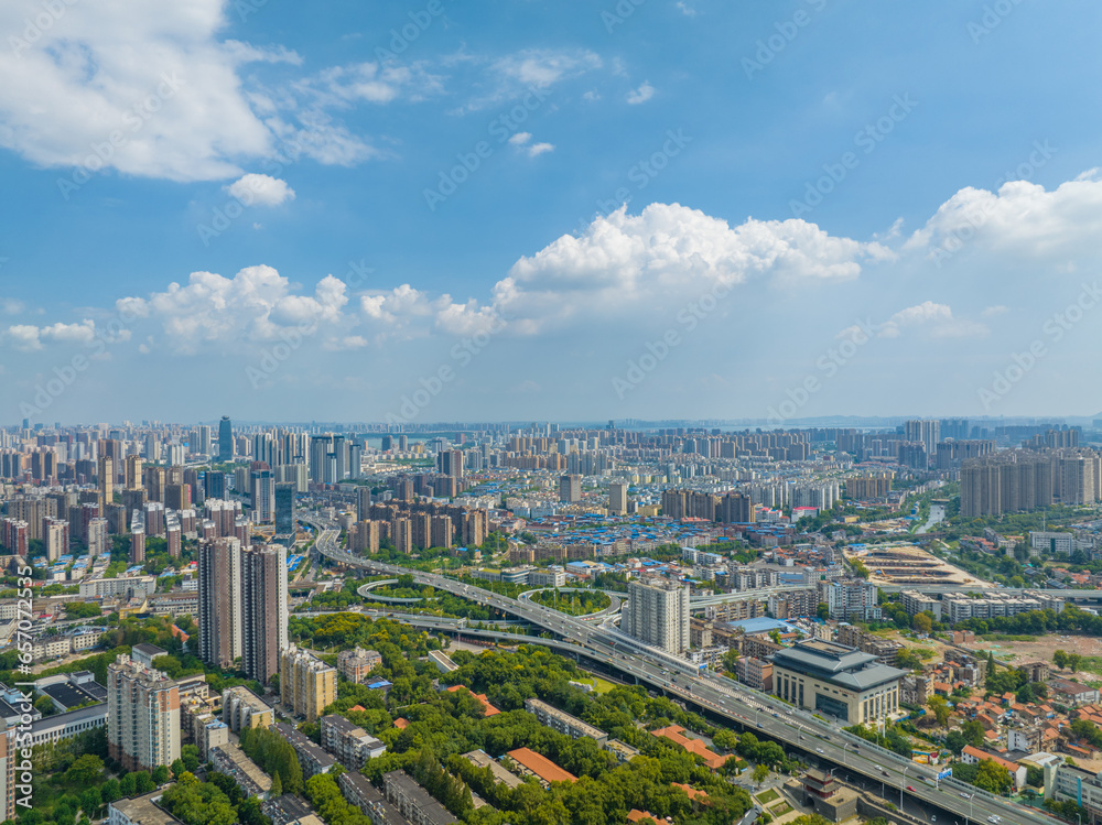 Fototapeta premium Wuhan Summer City Landmark and Skyline Scenery