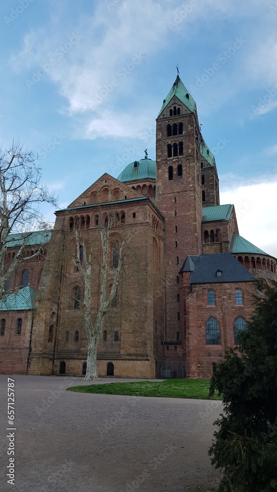 Speyer Cathedral is the seat of the Roman Catholic bishops. The cathedral is listed as an important monument of Romanesque art in the German Empire.On the UNESCO World Heritage List city of speyer 