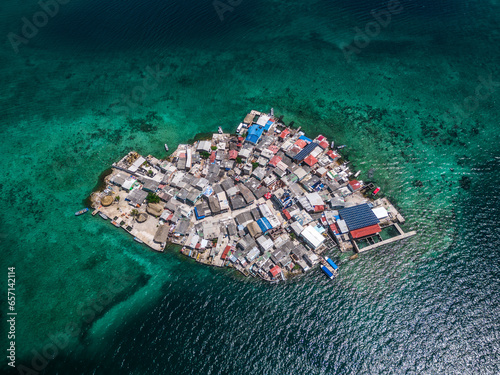 drone vista cenital islote Santa Cruz, San Bernardo, Cartagena, Colombia photo