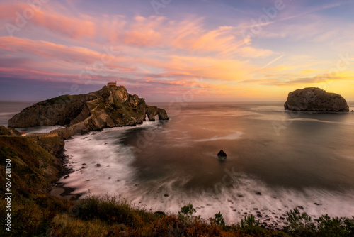 Amanecer en San Juan de Gaztelugatxe. Bilbao