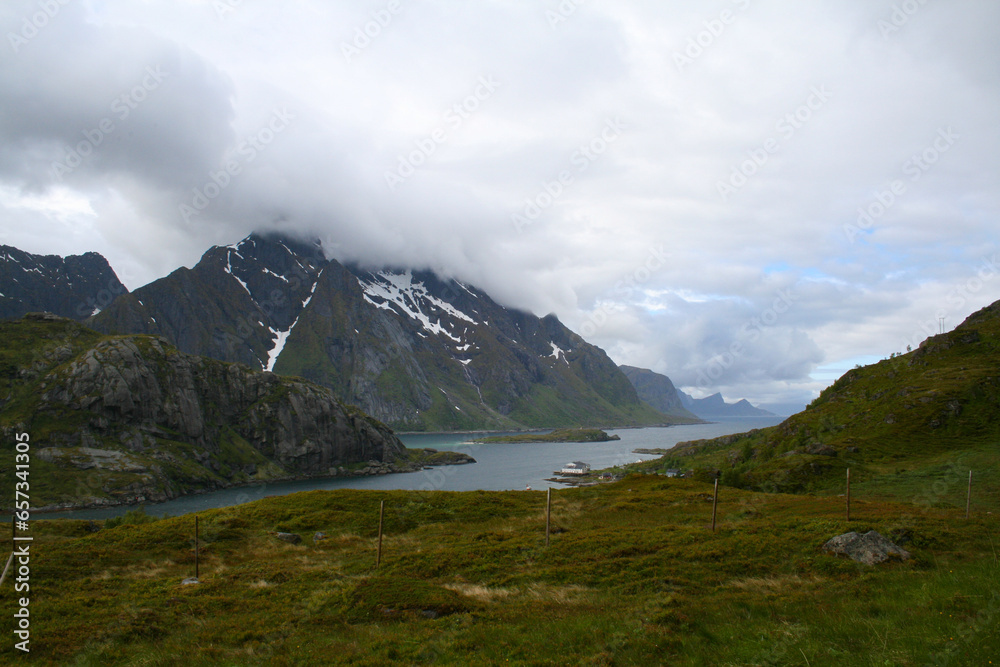 Fototapeta premium On the Road - Lofoten