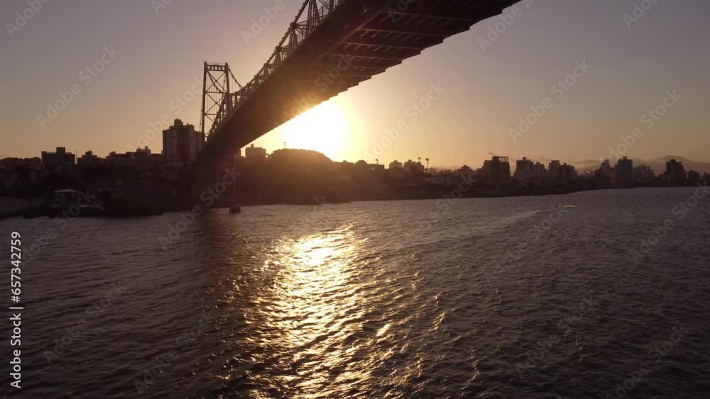 Hercílio luz bridge, beautiful sunset, bridge and ocean. Florianópolis,  brasil 