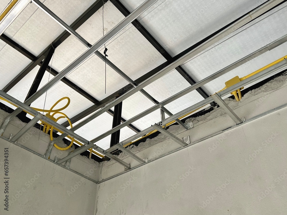 Components of the smooth plaster ceiling C-line structure under the ...