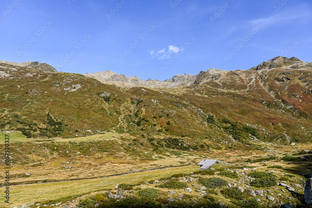 Flüela, Flüelapass, Alpen, Passhöhe, Passstrasse, Bergstrasse, Steinschlag, Felsen, Wanderweg, Graubünden, Herbst, Herbstfarben, Davos, Susch, Schweiz