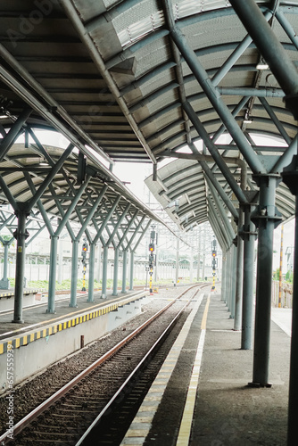 Train track at train station © Abiyyu