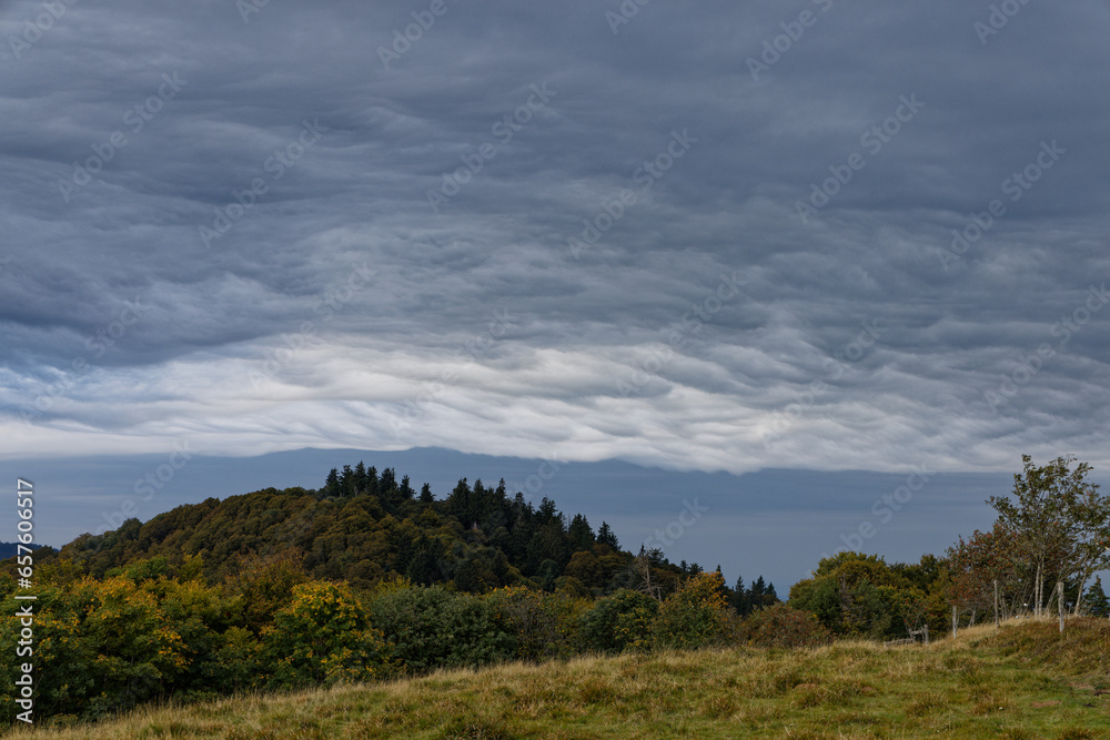 Ciel nuageux sur les Vosges
