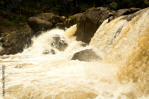 Cachoeiras, flora e natureza intocada no interior do estado de São Paulo, Brasil.