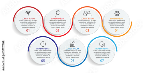 Templat Infografis Bisnis Minimal. Garis waktu dengan 7 langkah, opsi dan ikon pemasaran. Infografis linier vektor dengan tujuh elemen yang terhubung. Dapat digunakan untuk presentasi.