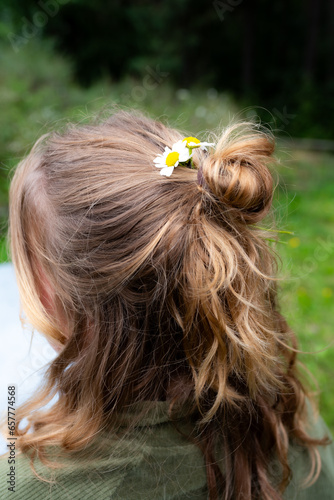 Flowerpower. Blumen im Haar. Hippie Schmuck