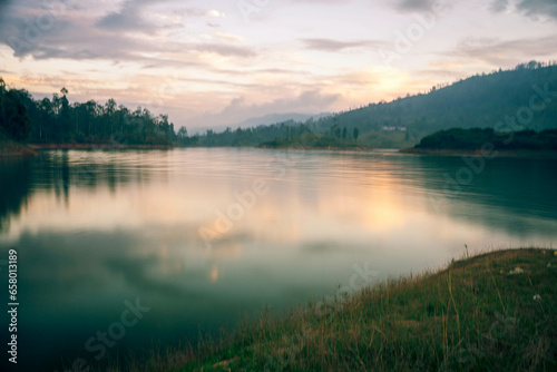 Fototapeta Naklejka Na Ścianę i Meble -  calm reflection in a lake