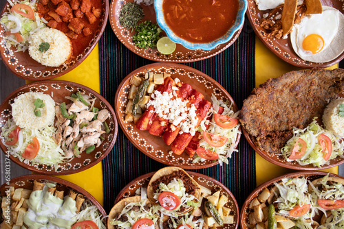 enchiladas y comida mexicana photo