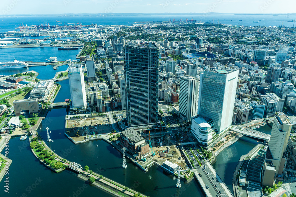 Obraz premium 神奈川県横浜市みなとみらいの都市風景