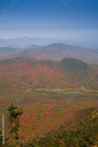Fall color around Jay Peak tourist site in the United States © Gilles Rivest