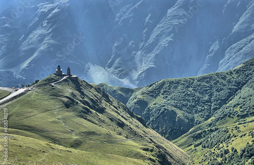 Gergetier Dreifaltigkeitskirche, Stepanzminda, Kaukasus, Kasbek, Mzcheta-Mtianeti, Georgien photo