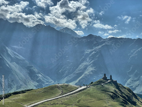 Gergetier Dreifaltigkeitskirche, Stepanzminda, Kaukasus, Kasbek, Mzcheta-Mtianeti, Georgien photo