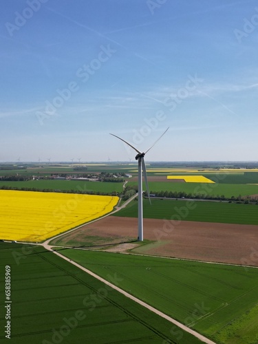 Eolienne brulé dans les campagnes françaises. 