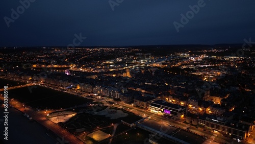 La ville de dieppe en drone lors d'un couché de soleil. magnifique.