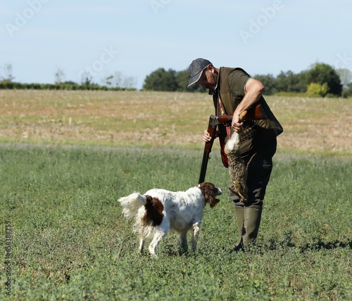 Félicitations du chien de chasse.