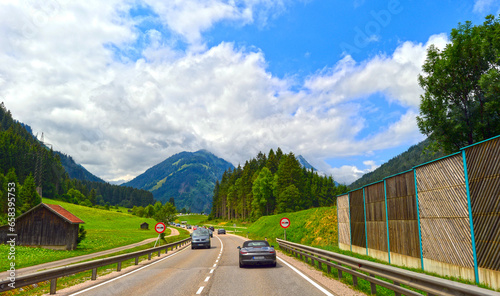 Die Fernpassstraße (B 179) zwischen Lermoos und Reutte, Tirol (Österreich) photo