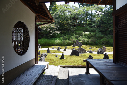 光明院　書院の吉野窓と波心庭　京都市 東山区 photo