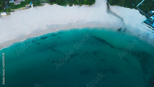 Vista playa en drone