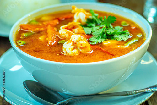 Tom Yum Goong (Spicy Shrimp Soup) 🦞 Tom Yum Goong is one of Thailand’s popular soup dishes.