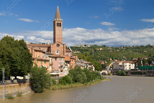 Obraz na płótnie Basilica of Saint Anastasia from Ponte Nuovo in Verona w salonie