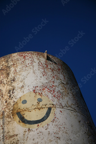 Tapety artystyczne Happy Storage Tank