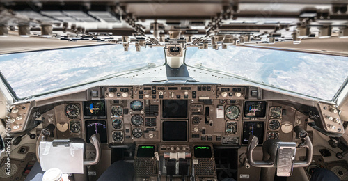 Fotografie airplane cockpit in flight