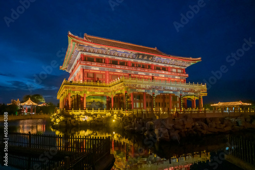Obraz na płótnie night,Eight Immortals Crossing Haikou Eight Immortals Ancestral Hall, Yantai, Shandong, China w salonie