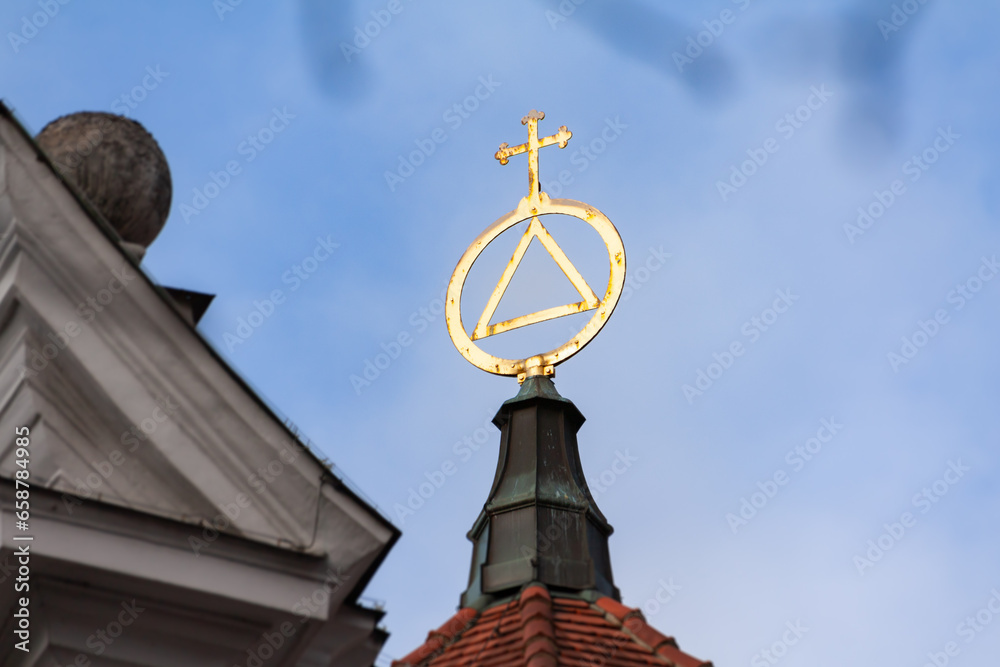Auge Gottes auf Dreifaltigkeitskirche in München