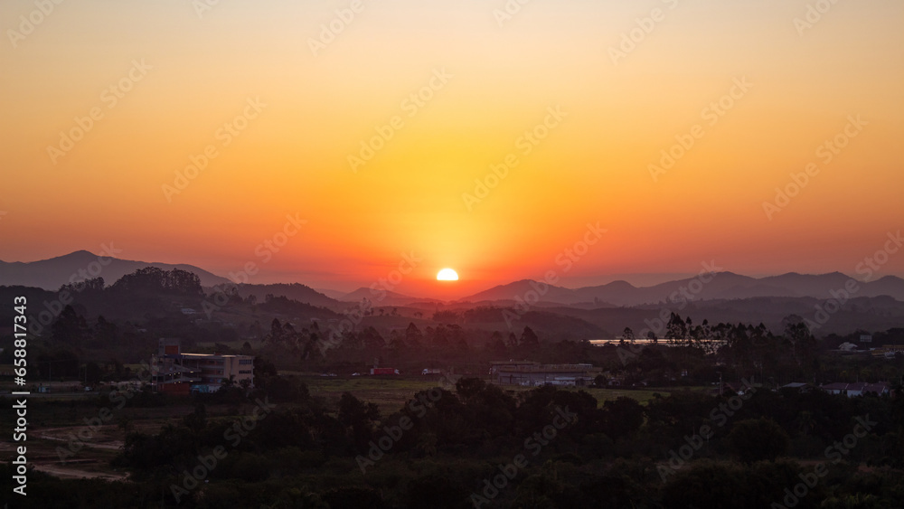 pôr-do-sol em  Balneário Piçarras, Santa Catarina, Brasil