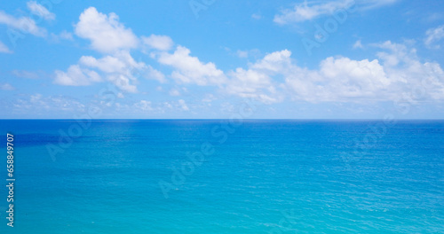 Fototapeta Naklejka Na Ścianę i Meble -  blue sky and sea